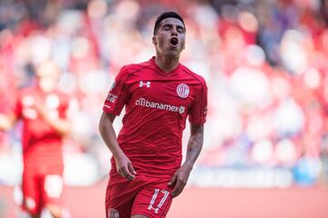 López tenía un lugar en la media cancha de Toluca, mismo que fue perdiendo de manera misteriosa después de algunas semanas.