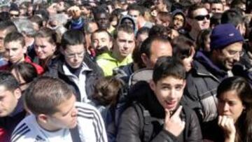 <b>EXPECTACIÓN. </b>El partido de la Selección en Granada desató la locura por conseguir una entrada.