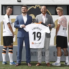 Murthy presenta a Libertex como patrocinador del Valencia