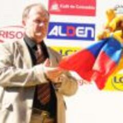 Nairo Quintana ya se vistió de amarillo en los Alpes