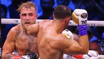 British reality TV star Tommy Fury fights against US YouTuber Jake Paul during a boxing match held at Diriyah in Riyadh on February 27, 2023. (Photo by Fayez Nureldine / AFP)