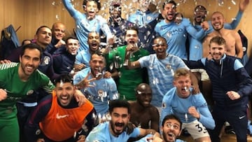 Los jugadores del City celebran el triunfo ante el United en el partido de ida