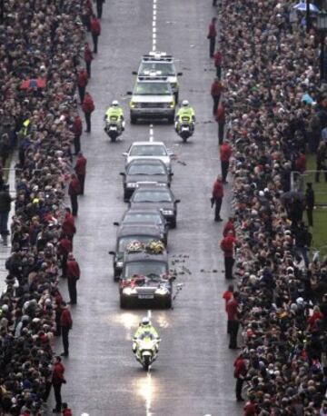 Murió en 2005 por problemas derivados de su alcoholismo. A su muerte, se estima que 100.000 personas se despidieron de él en las calles de su Belfast natal.
Todos los partidos de la Premier le homenajearon con un minuto de silencio.  