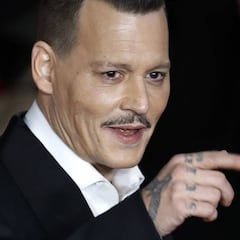 Johnny Depp, borracho en el estreno de Asesinato en el Orient Express