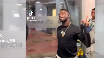 Marino Hinestroza ignora a la prensa de Bogotá tras el clásico.