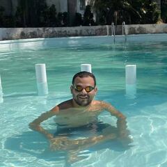 El nadador paralímpico Diego López entrena en alberca familiar rumbo a Tokio 2020