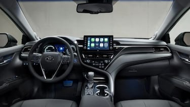 Toyota Camry Híbrido 2021: un sedán con un gran confort y un consumo de 22 km/l