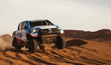 El Rally de Marruecos ha cumplido el papel de preparación para el Dakar. Audi y BRX no han acudido por lo que hay grandes ausencias como las de Sainz, Peterhansel, Roma y Loeb. Hay 2.656 kilómetros de recorrido (1.633 cronometrados) alrededor de Zagora repartidos en cinco etapas.