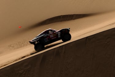 Mathieu Serradori y Loic Minaudier, de Century Racing, en acción durante la décima etapa. 