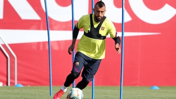 Según Sport, el cuadro italiano no pagará más de 15 millones de euros por el pase del chileno si es que el Barcelona no baja sus pretensiones. Los catalanes quieren €20M.