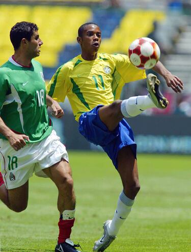 De Kaká a Robinho: Las grandes estrellas brasileñas a las que derrotó la Selección Mexicana en la Copa Oro 2003
