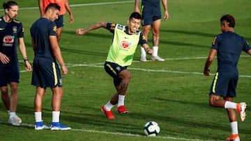 Brasil entrena en Porto Alegre pensando en Paraguay