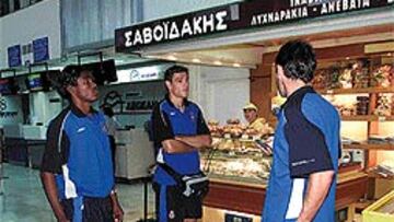 <b>YA ESTÁN EN GRECIA</b>. La plantilla españolista aterrizó ayer por la tarde en Creta, donde hoy jugarán.