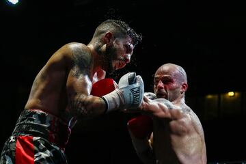 Marc "La Guerra" Vidal y Kiko "La Sensación" Martínez durante la pelea
