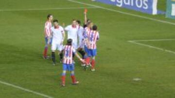 Un partido de suspensión para Spahic, Navarro y Godín