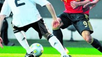 <b>FRENADO. </b>Bojan tuvo pocas ocasiones de crear peligro ante la meta del germano Neuer.