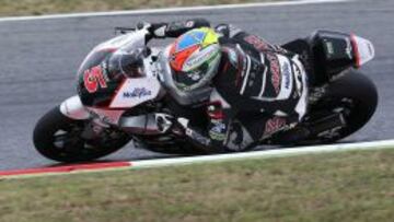 Zarco sorprende a Rins y Rabat para ganar en la última vuelta