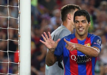 Luis Suárez celebra el 6-0.