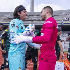 Carlos Acevedo y Julio González a la lista de porteros goleadores