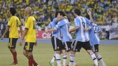 Argentina venci&oacute; a Colombia en Barranquilla con goles de Ag&uuml;ero y Messi. 