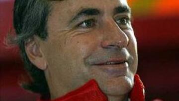 <b>DAKAR 2006. </b>Carlos Sainz quiere participar en la próxima edición de la prueba.