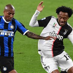 Cuadrado: "Quédate en casa por tu familia"