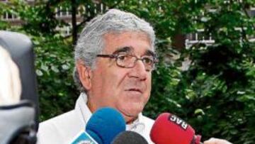 <b>DESCONFIADO. </b>Dani Sánchez Llibre charló ayer con la prensa en Manchester, antes de regresar.