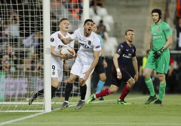 1-0. Kevin Gameiro,autor del tanto, y Gon?alo Guedes celebraron el primer gol.