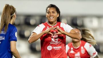 Jugadoras de Santa Fe en un partido de Libertadores Femenina