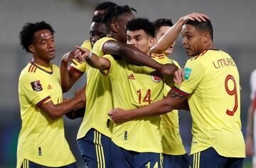 La Selección Colombia derrotó 0-3 a Perú en el estadio Nacional de Lima, por la séptima jornada de las Eliminatorias Sudamericanas.