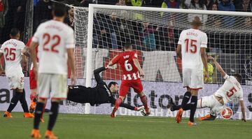 0-4. Koke marc¨® el cuarto gol.