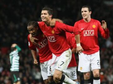 Cristiano celebra el 2-1 de falta directa durante la fase de grupos de la Champions League 07/08. 