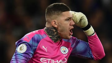 Fernandinho praise for "complete goalkeeper" Ederson