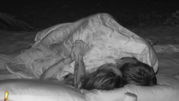 Anita y Montoya, protagonistas de una noche íntima en ‘Supervivientes’: “Cuando hay luna llena, todo se altera”