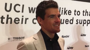 Greg Van Avermaet, número 1 del ranking UCI World Tour, posa en el photocall antes de la gala de fin de temporada 2017 de la Unión Ciclista Internacional.