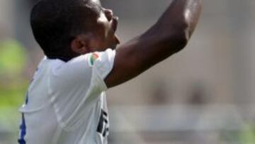 Suspendido varios minutos el partido Cagliari-Inter por cantos racistas a Etoo