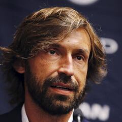 Pirlo bromea con Cannavaro: "Estoy listo para entrenar, el Barcelona me espera..."