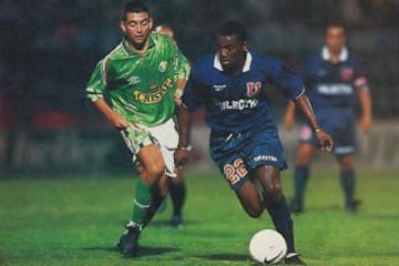 Edison Mafla jugó en 1998 y 1999 en Universidad de Chile. Fue campeón de Copa Chile y del torneo de Primera División en 1999. Se retiró el 2005 en Deportes Quindio.