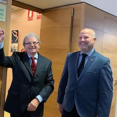 Javier Imbroda, preocupado: “Confiamos en que no dejen caer al Málaga”