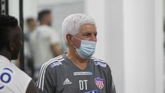 A 31 años de su primera llegada a Junior, Julio Avelino Comesaña fue confirmado por décima vez como nuevo entrenador del equipo rojiblanco. El experimentado DT uruguayo vuelve a la institución tras su paso por Independiente Medellín (septiembre 2021 - junio 2022) y llega para reemplazar a Juan Cruz Real.