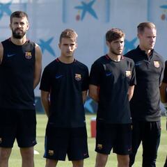 El Barcelona guardó un minuto de silencio antes del entrenamiento