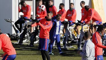 Vitolo, en un entrenamiento con el Atlético.