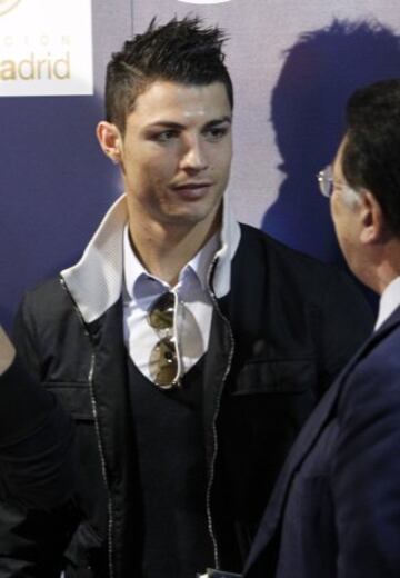 Con mechas, rapado, largo por detras, con dibujos geométricos...