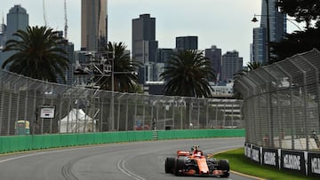 Vandoorne rueda en el circuito de Albert Park.