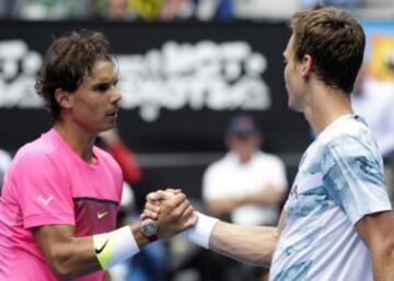 Rafa Nadal perdió ante el checo Tomas Berdych por 6-2, 6-0 y 7-6 (5) tras más de dos horas de partido.
