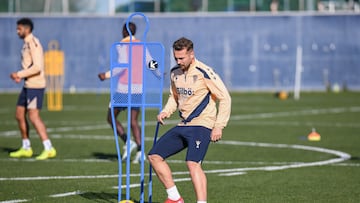 Javier Ontiveros en un entrenamiento con el Cádiz.
