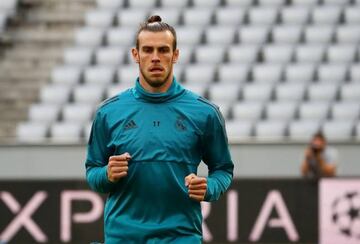Bale in training ahead of Madrid's Champions League semi-final against Bayern.