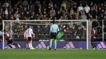 Dani García marca el 0-3 para el Eibar ante el Valencia.