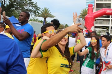 Aficionados en la Fan Zone.