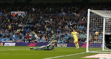 Fornals marca el 0-1 tras el rechace de Keylor Navas al tiro de Ünal.